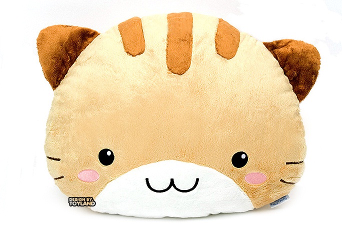 Round plush cat cushion